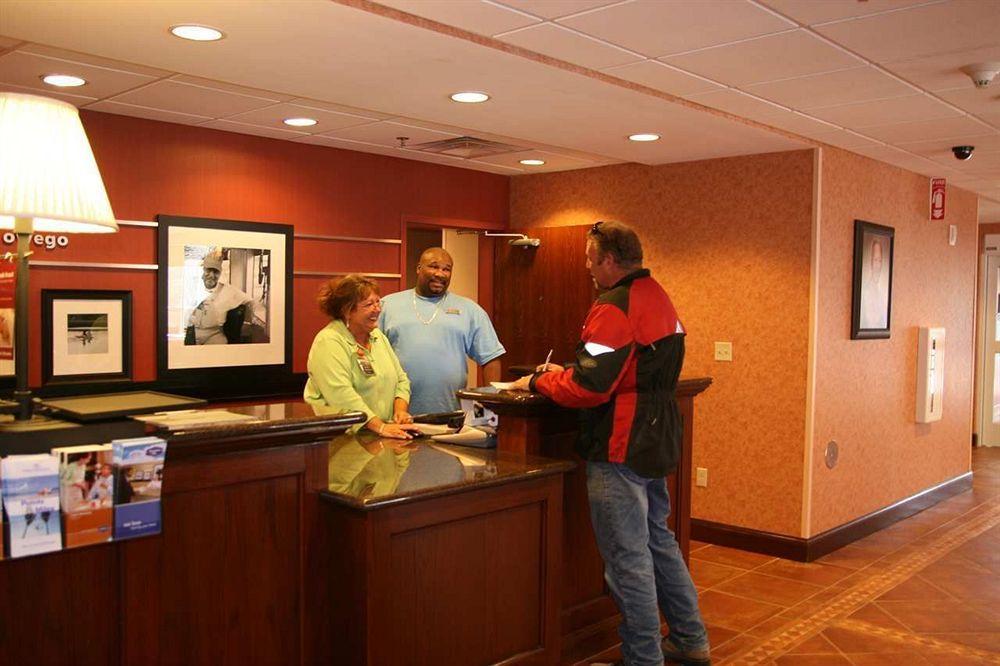 Hampton Inn Owego Exteriör bild