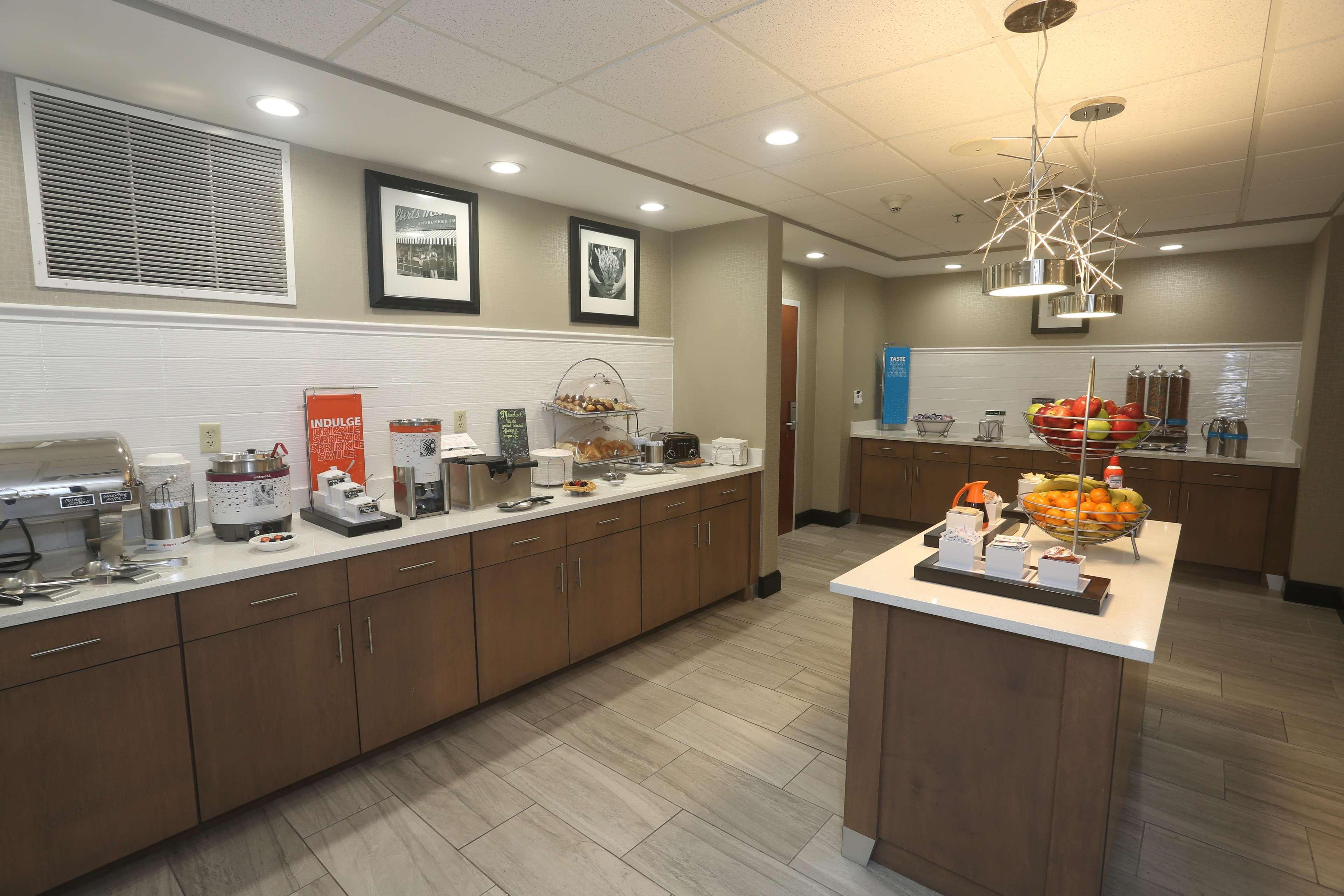 Hampton Inn Owego Exteriör bild