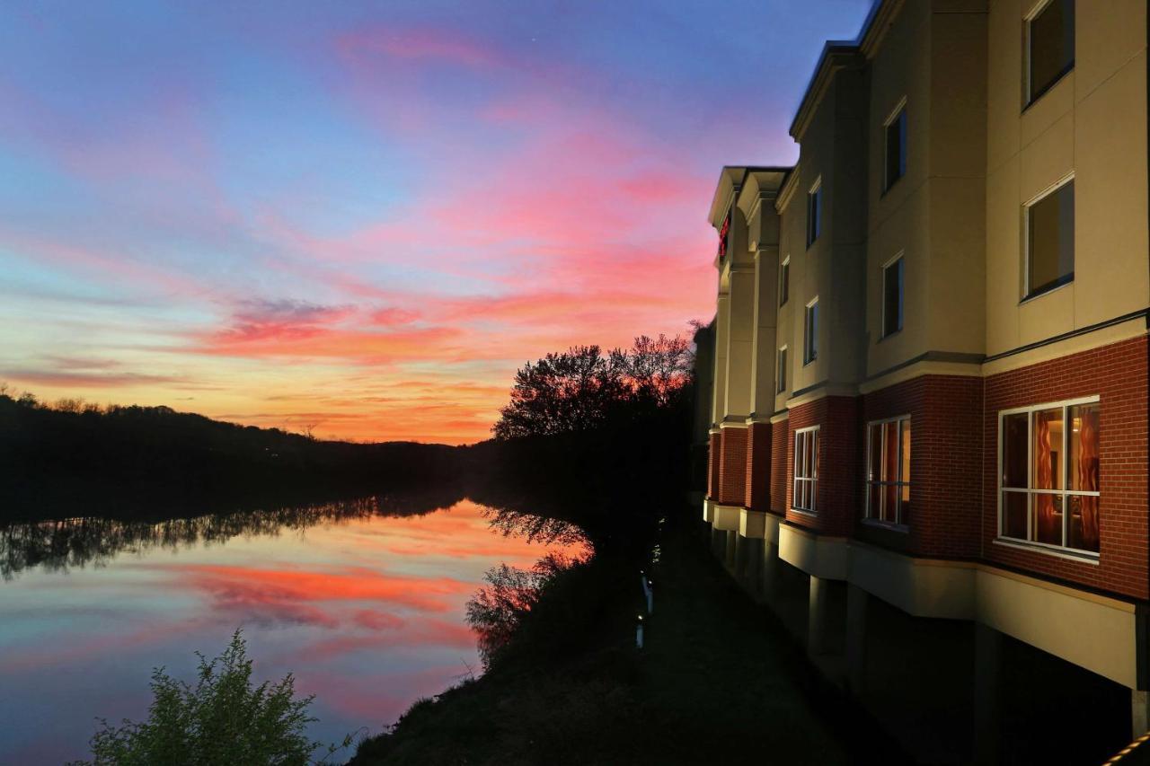 Hampton Inn Owego Exteriör bild