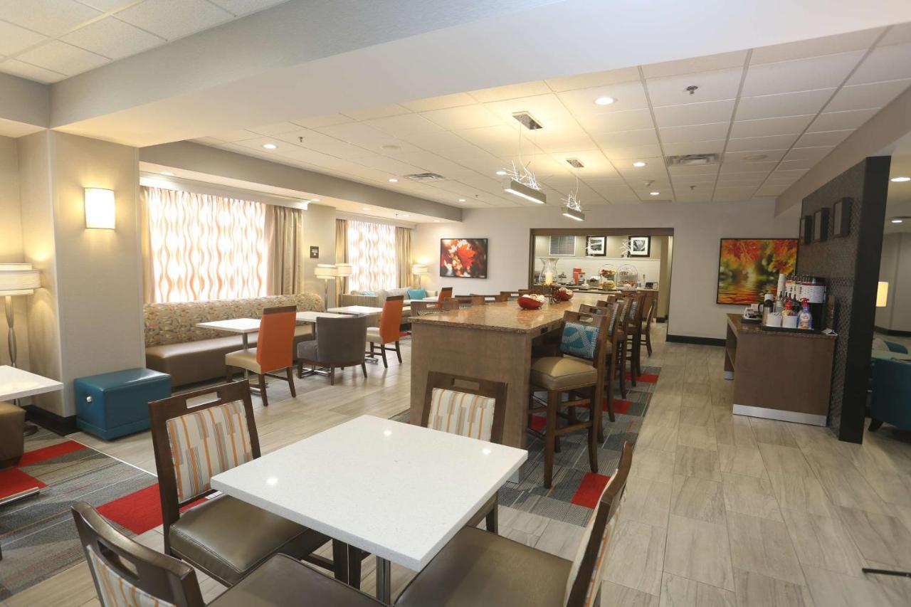 Hampton Inn Owego Exteriör bild