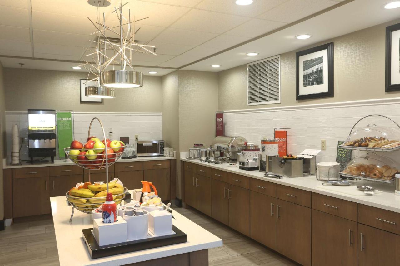 Hampton Inn Owego Exteriör bild