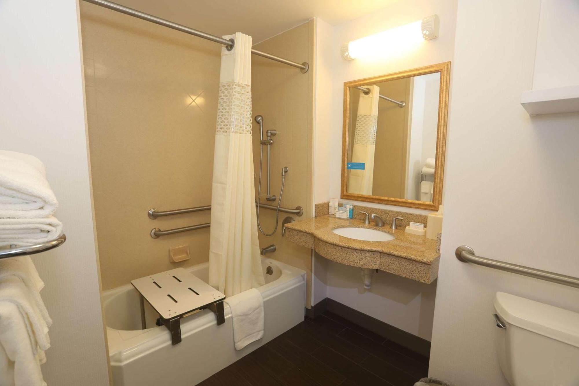 Hampton Inn Owego Exteriör bild