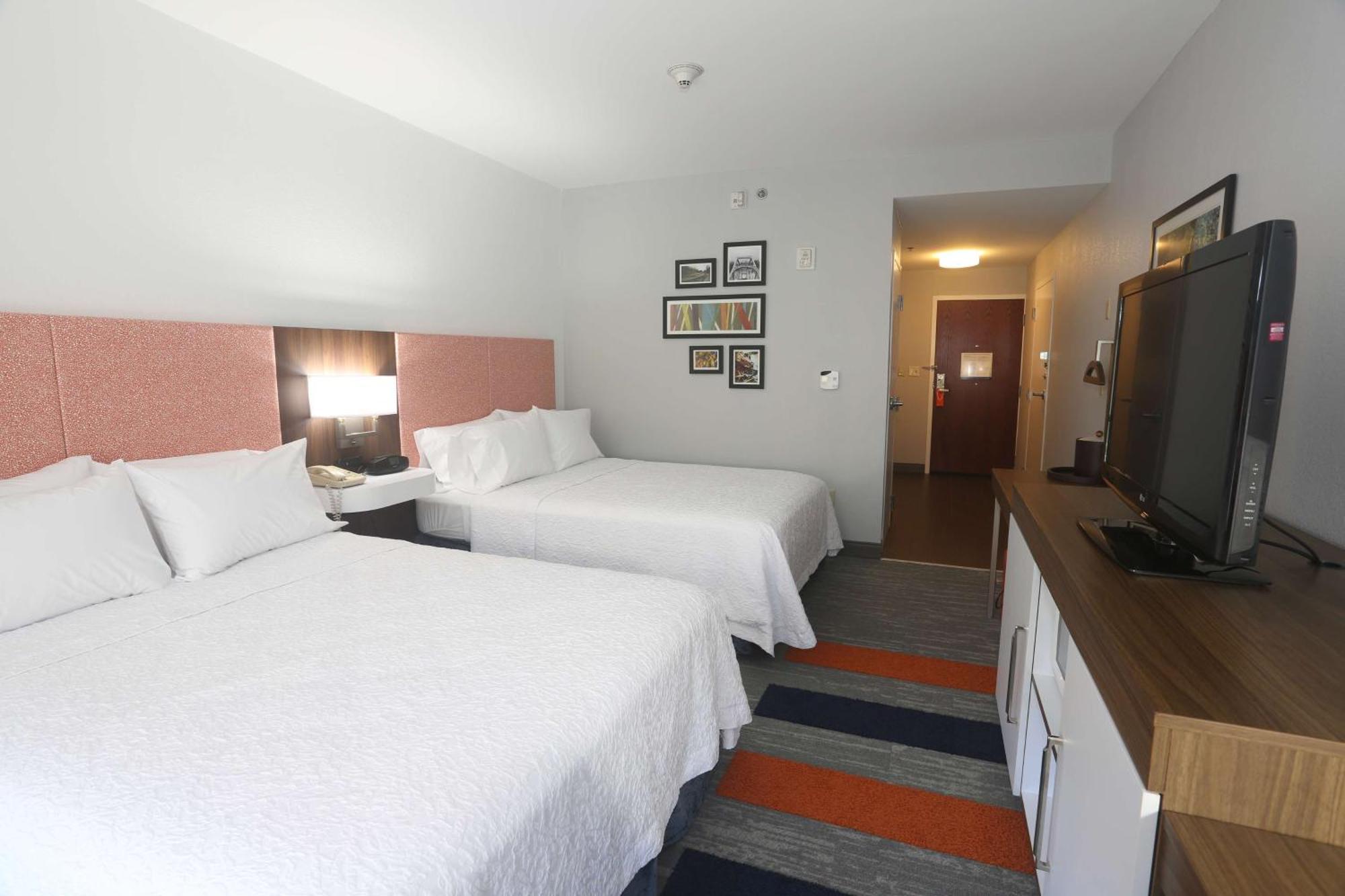 Hampton Inn Owego Exteriör bild